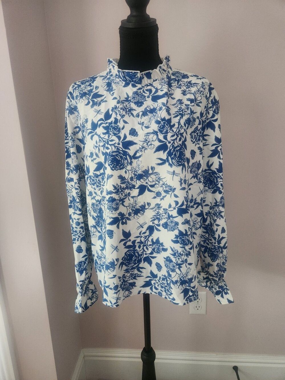 NWT Cupshe Blue White Floral Chintz Romantic Ruffle Blouse Long Sleeve Medium